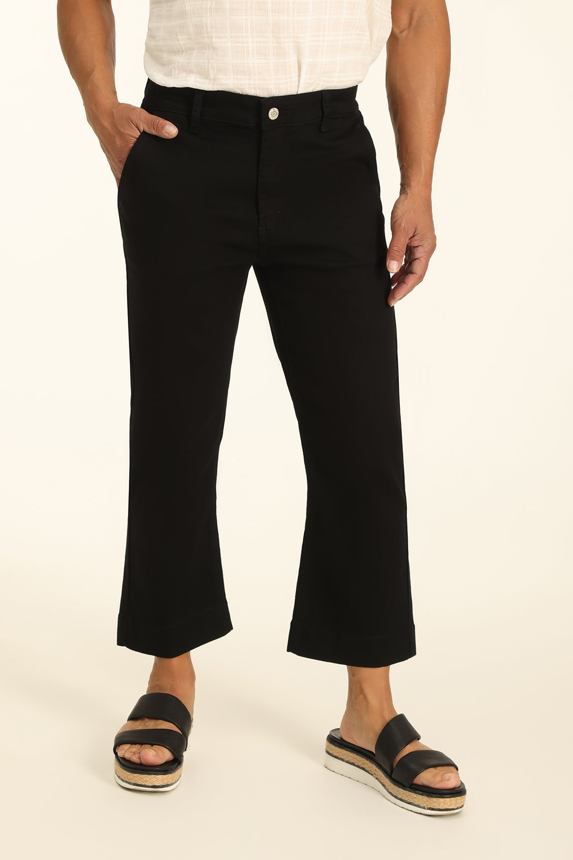 Coloured Denim Crop Jean in Black