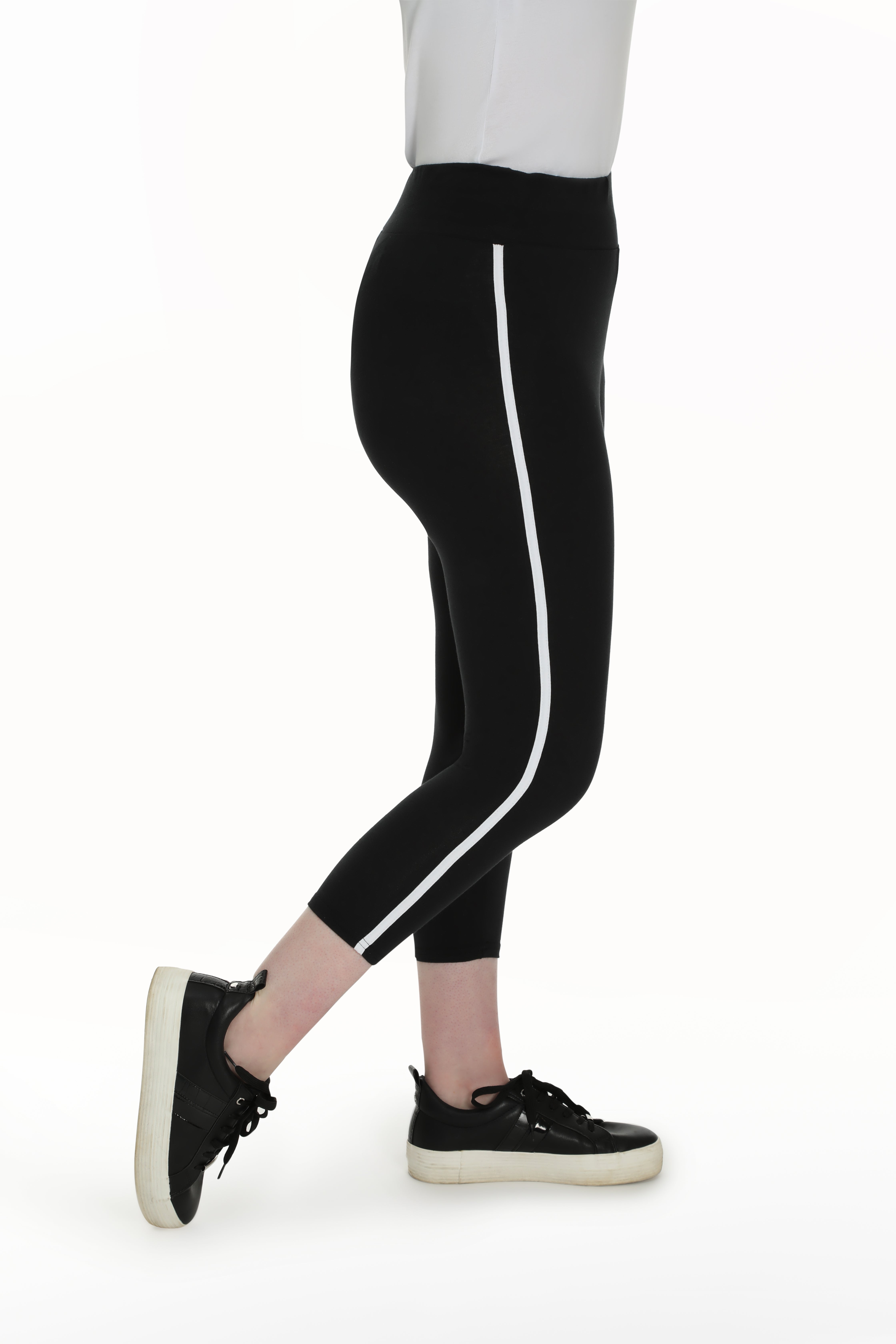 https://www.carolineeve.co.nz/content/products/mid-calf-legging-elastic-waist-contrast-stripe-down-side-tl-76cm-blackwhite-2-3605pp.jpg