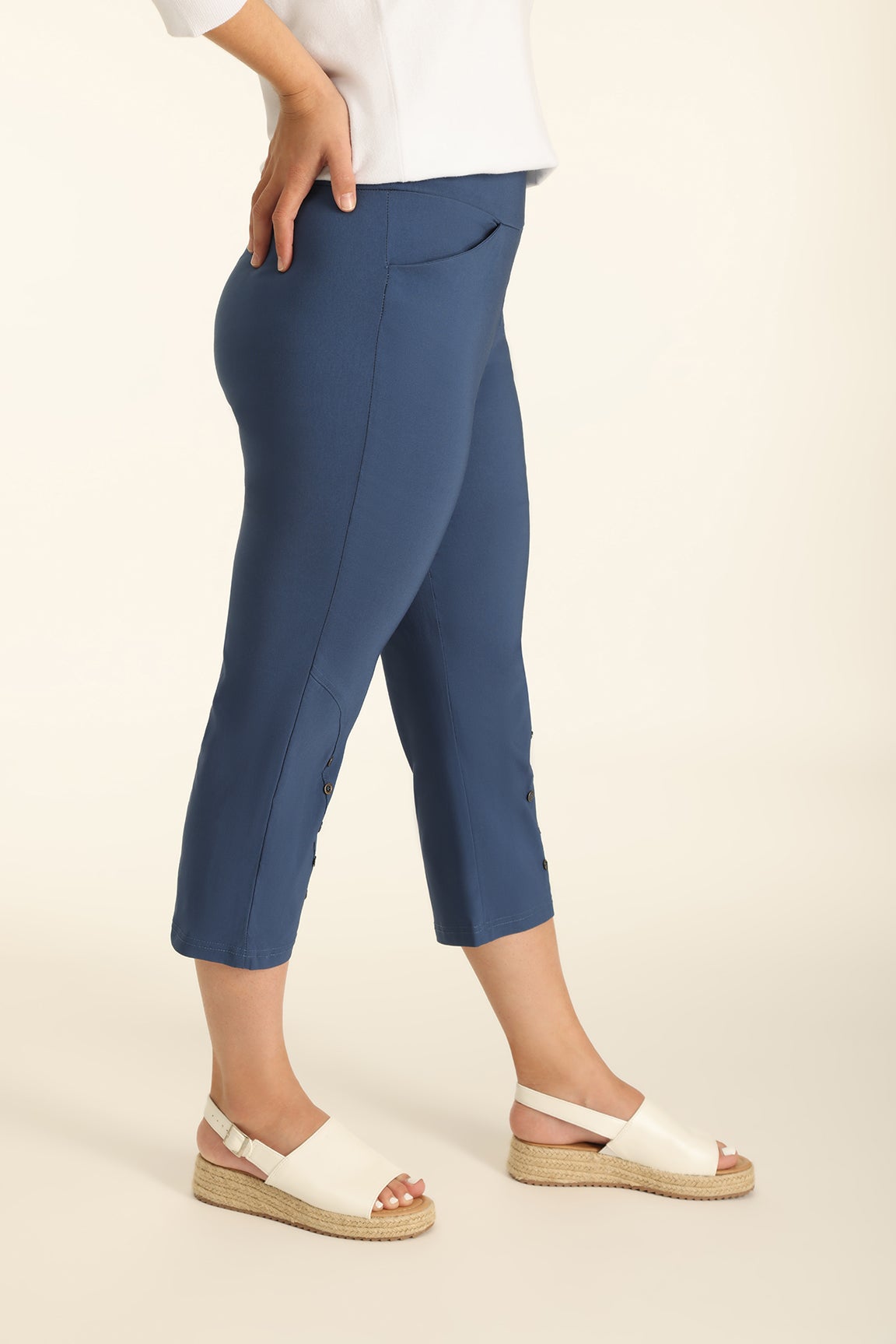 rangita Women 100% Cotton Black Solid Calf Length Straight Pant, S :  Amazon.in: Fashion